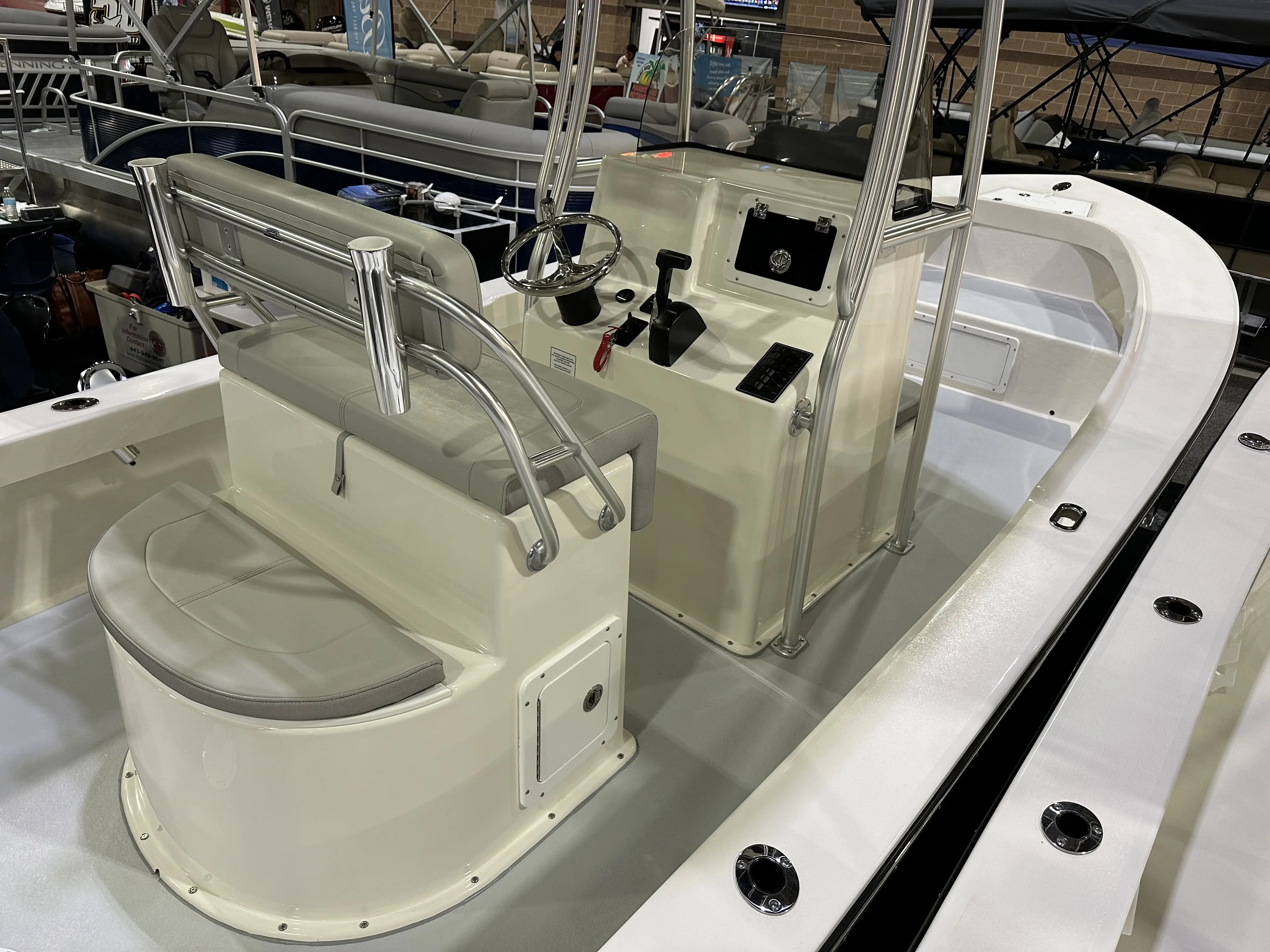 23 Cape Classic interior