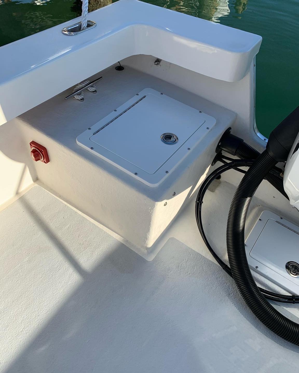 23 Cape Classic interior