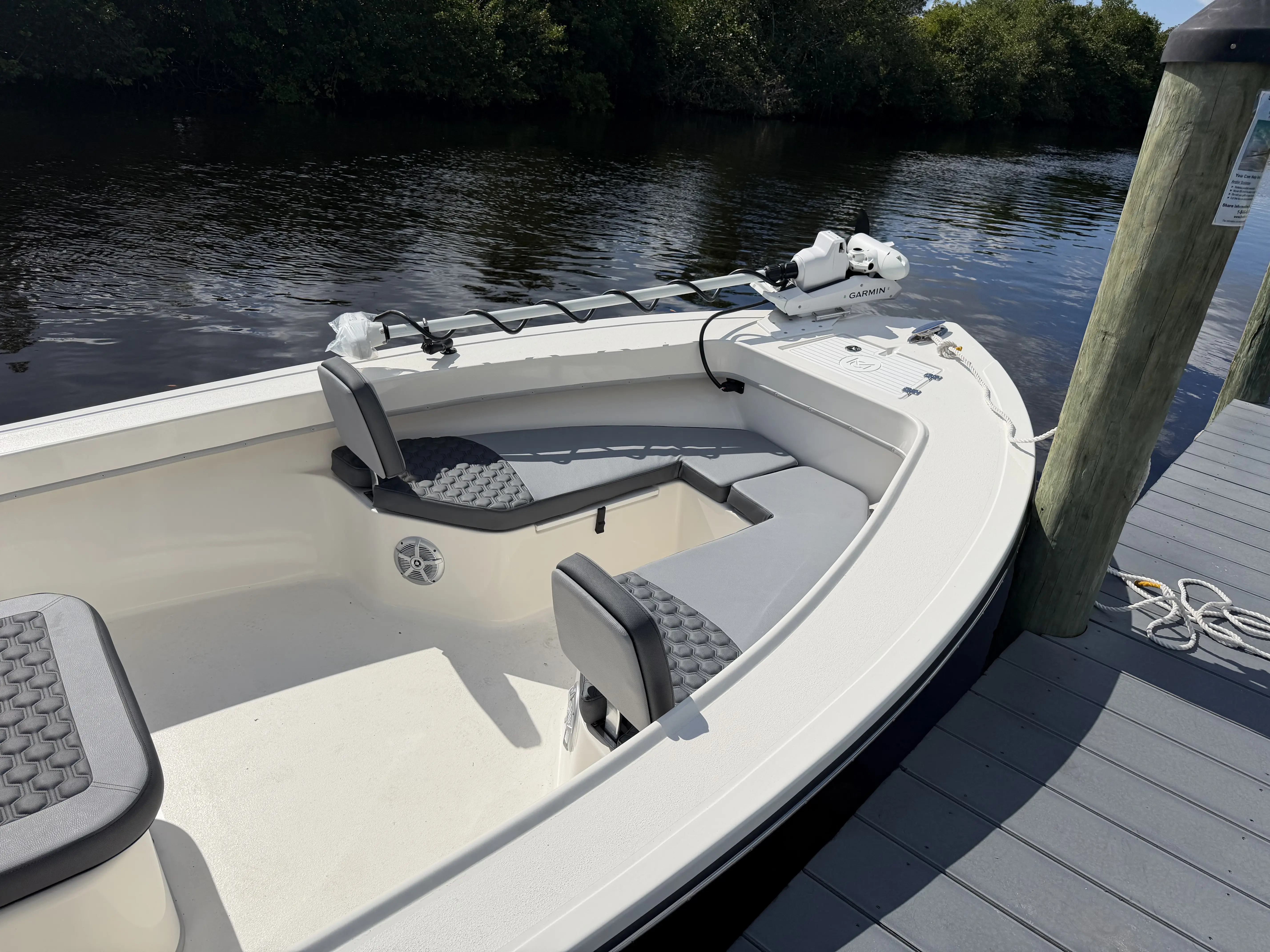 238 Offshore CC interior